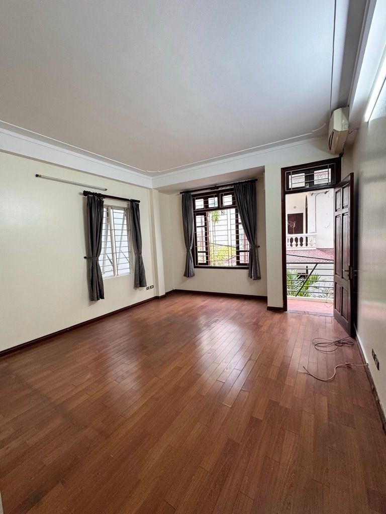 Bán nhà Láng - diện tích 40m2 5 tầng - Ô TÔ - GẦN PHỐ - LÔ GÓC - giá 14,4 tỷ