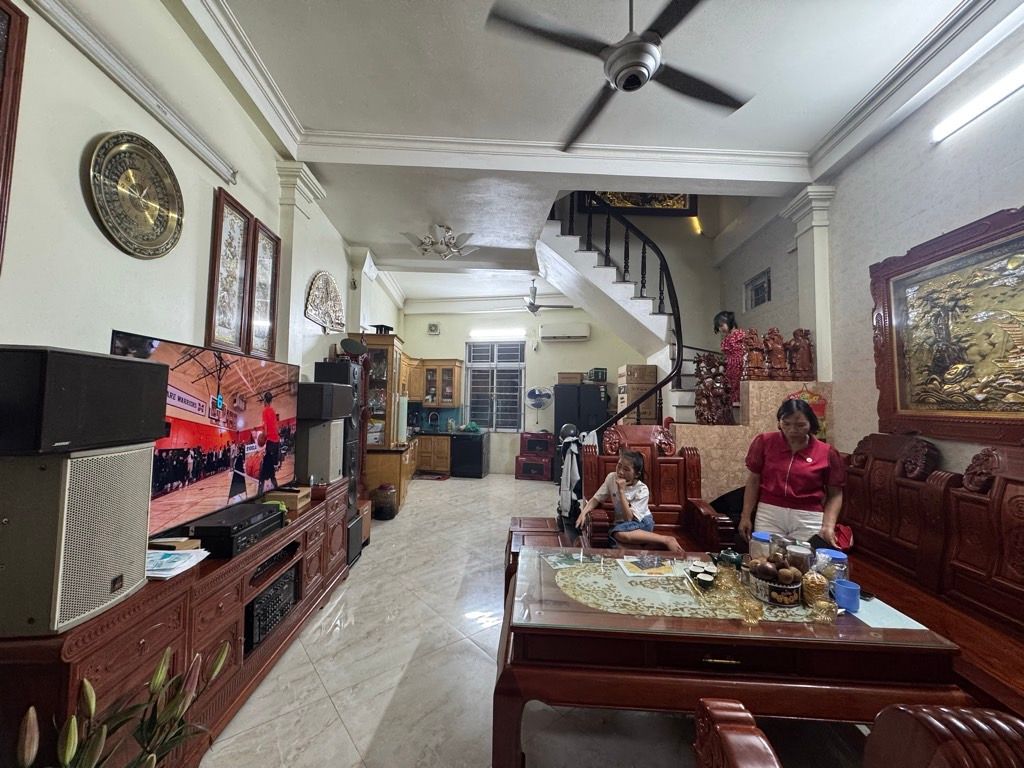 Bán nhà Đại Từ - diện tích 55m2 5 tầng - Nhà dân xây nồi đồng cối đá - giá 9,9 tỷ