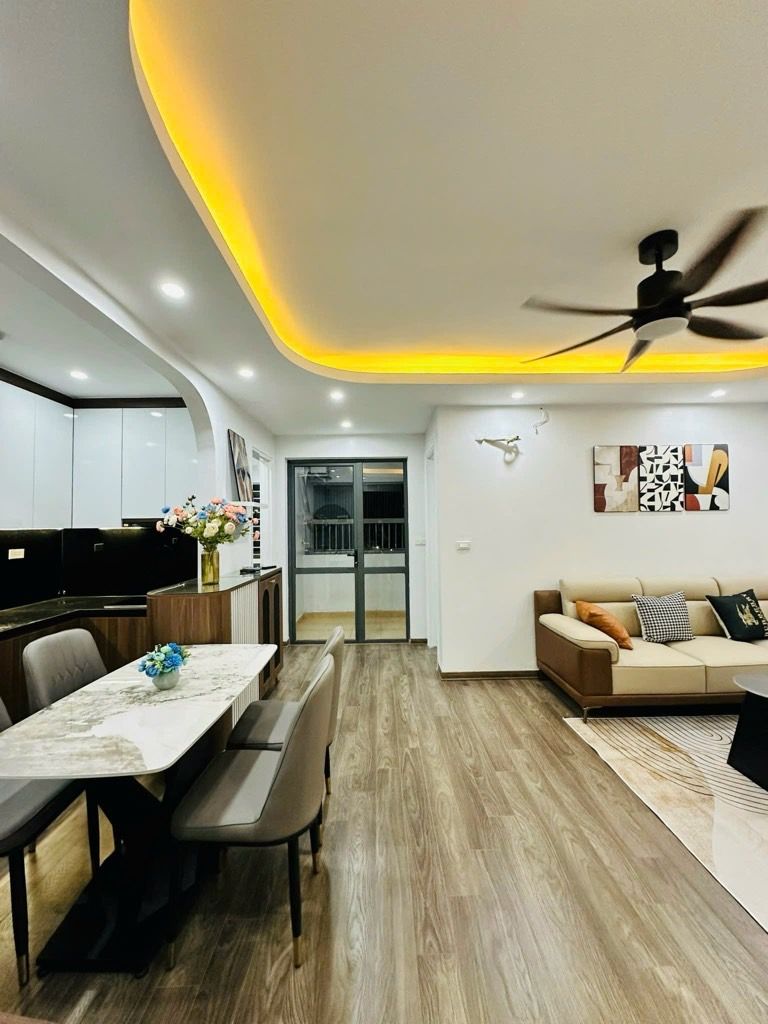 Bán nhà Linh Đàm - diện tích 62,5m2 3 tầng - Căn Hộ Víp - giá 5,5 tỷ