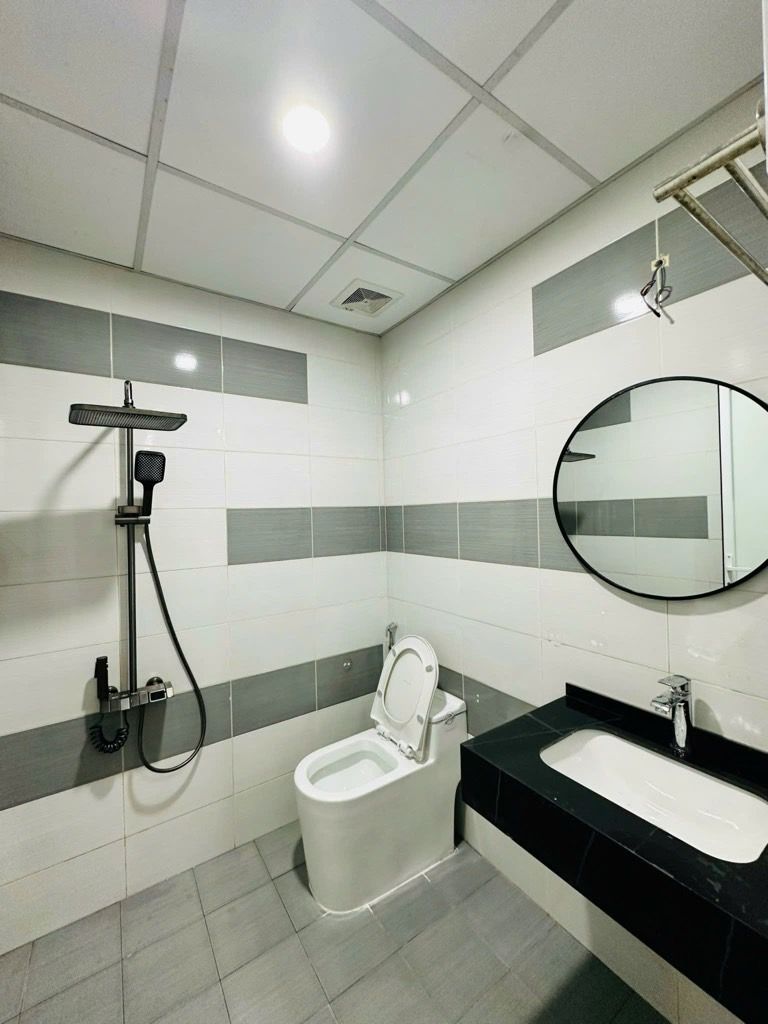 Bán nhà Linh Đàm - diện tích 62,5m2 3 tầng - Căn Hộ Víp - giá 5,5 tỷ