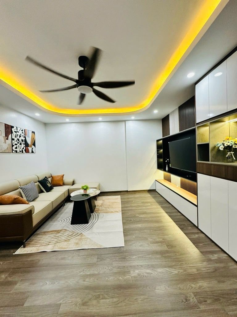 Bán nhà Linh Đàm - diện tích 62,5m2 3 tầng - Căn Hộ Víp - giá 5,5 tỷ