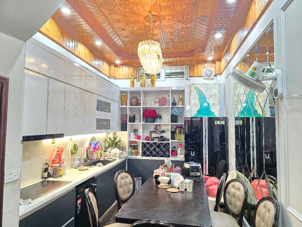 Bán nhà Nguyễn Chính - diện tích 59.2m2 5 tầng - ô tô tránh - giá 21,95 tỷ