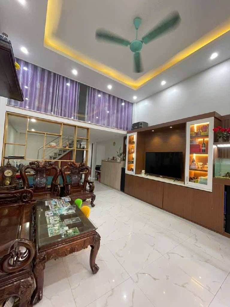 Bán nhà Lê Trọng Tấn - diện tích 46m2 2 tầng - ô tô tránh - giá 2,8 tỷ