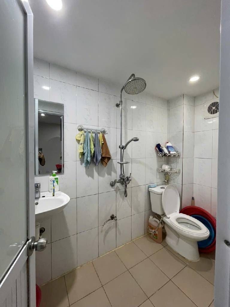 Bán nhà Lê Trọng Tấn - diện tích 46m2 2 tầng - ô tô tránh - giá 2,8 tỷ