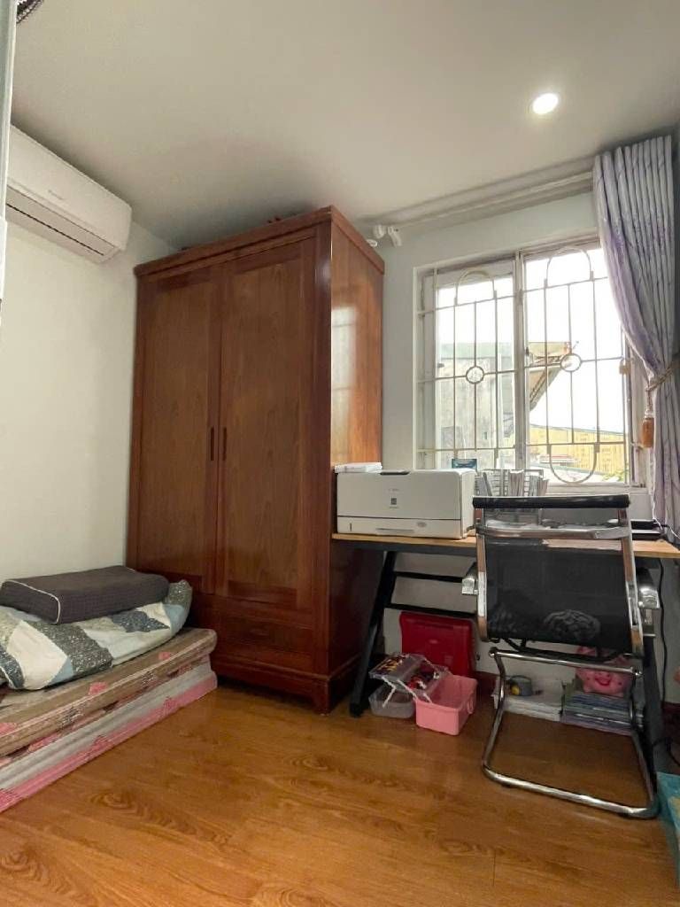 Bán nhà Lê Trọng Tấn - diện tích 46m2 2 tầng - ô tô tránh - giá 2,8 tỷ