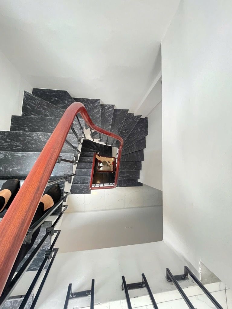 Bán nhà Tam Trinh - diện tích 26,7m2 5 tầng - Sổ đỏ nở hậu, chính chủ - giá 7,5 tỷ