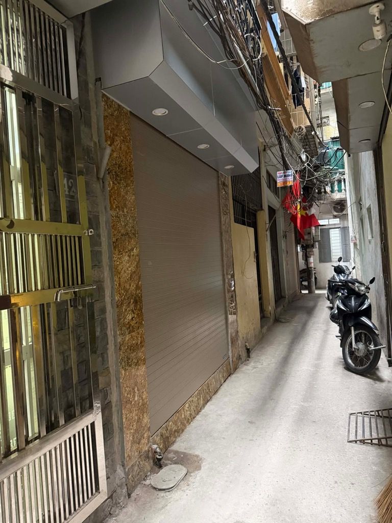 Bán nhà Tam Trinh - diện tích 26,7m2 5 tầng - Sổ đỏ nở hậu, chính chủ - giá 7,5 tỷ