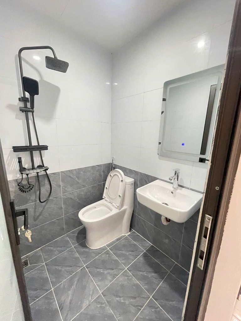 Bán nhà Tam Trinh - diện tích 26,7m2 5 tầng - Sổ đỏ nở hậu, chính chủ - giá 7,5 tỷ