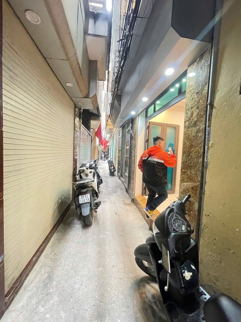 Bán nhà Tam Trinh - diện tích 26,7m2 5 tầng - Sổ đỏ nở hậu, chính chủ - giá 7,5 tỷ