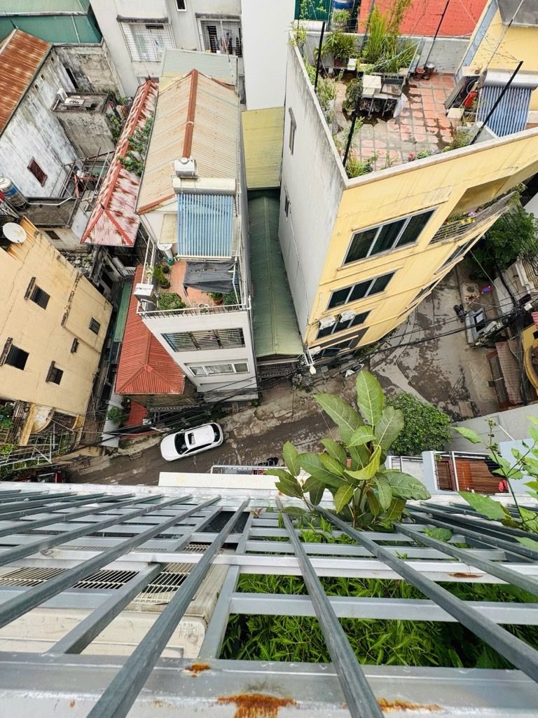 Bán nhà Nguyễn Văn Trỗi - diện tích 32,5m2 7 tầng - Mặt phố chính, kinh doanh sầm uất - giá 21,8 tỷ