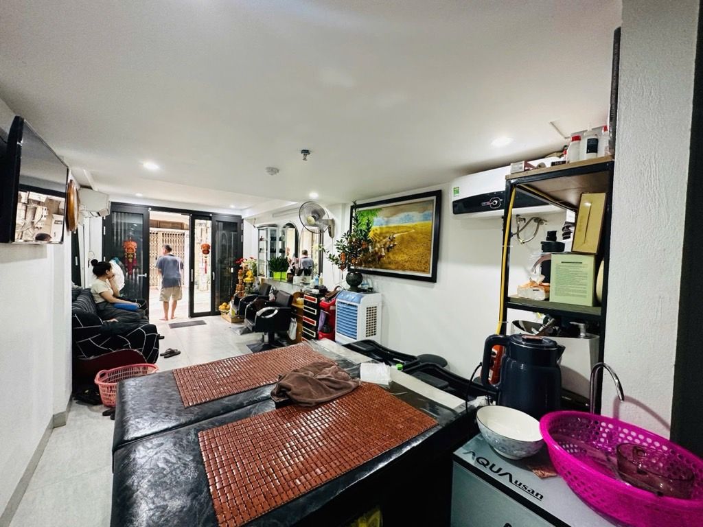 Bán nhà Nguyễn Văn Trỗi - diện tích 32,5m2 7 tầng - Mặt phố chính, kinh doanh sầm uất - giá 21,8 tỷ