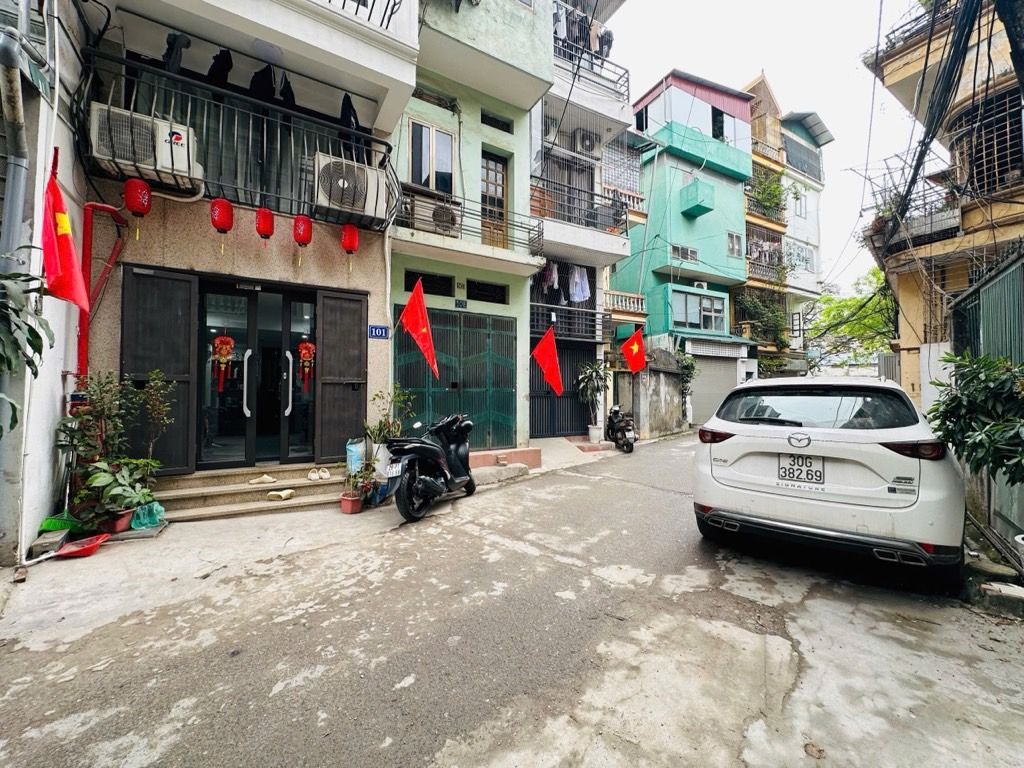 Bán nhà Nguyễn Văn Trỗi - diện tích 32,5m2 7 tầng - Mặt phố chính, kinh doanh sầm uất - giá 21,8 tỷ