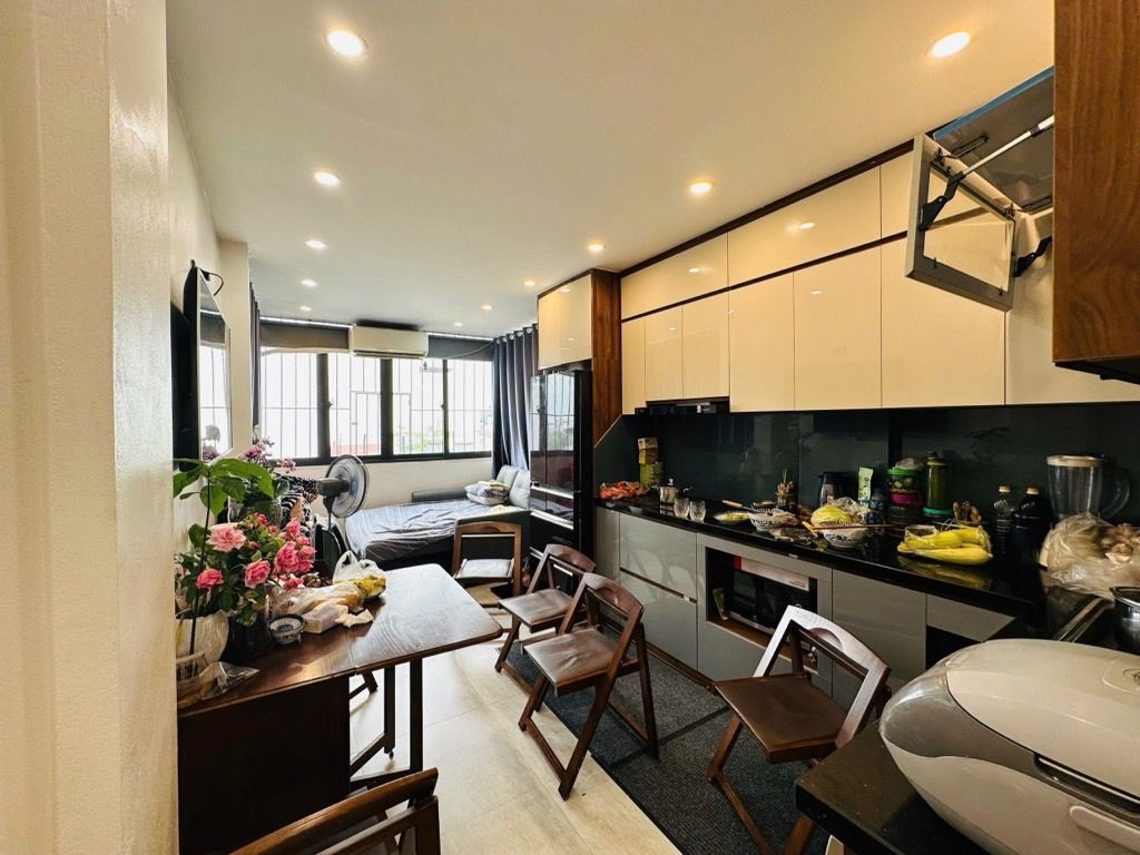 Bán nhà Nguyễn Văn Trỗi - diện tích 32,5m2 7 tầng - Mặt phố chính, kinh doanh sầm uất - giá 21,8 tỷ