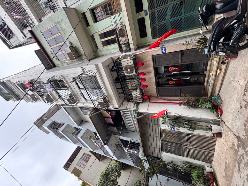 Bán nhà Nguyễn Văn Trỗi - diện tích 32,5m2 7 tầng - Mặt phố chính, kinh doanh sầm uất - giá 21,8 tỷ