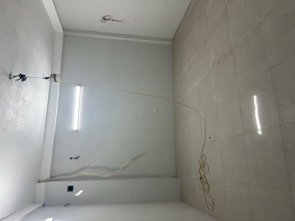 Bán nhà Lê Trọng Tấn - diện tích 76m2 4 tầng - Lô góc thoáng sáng - giá 8,1 tỷ