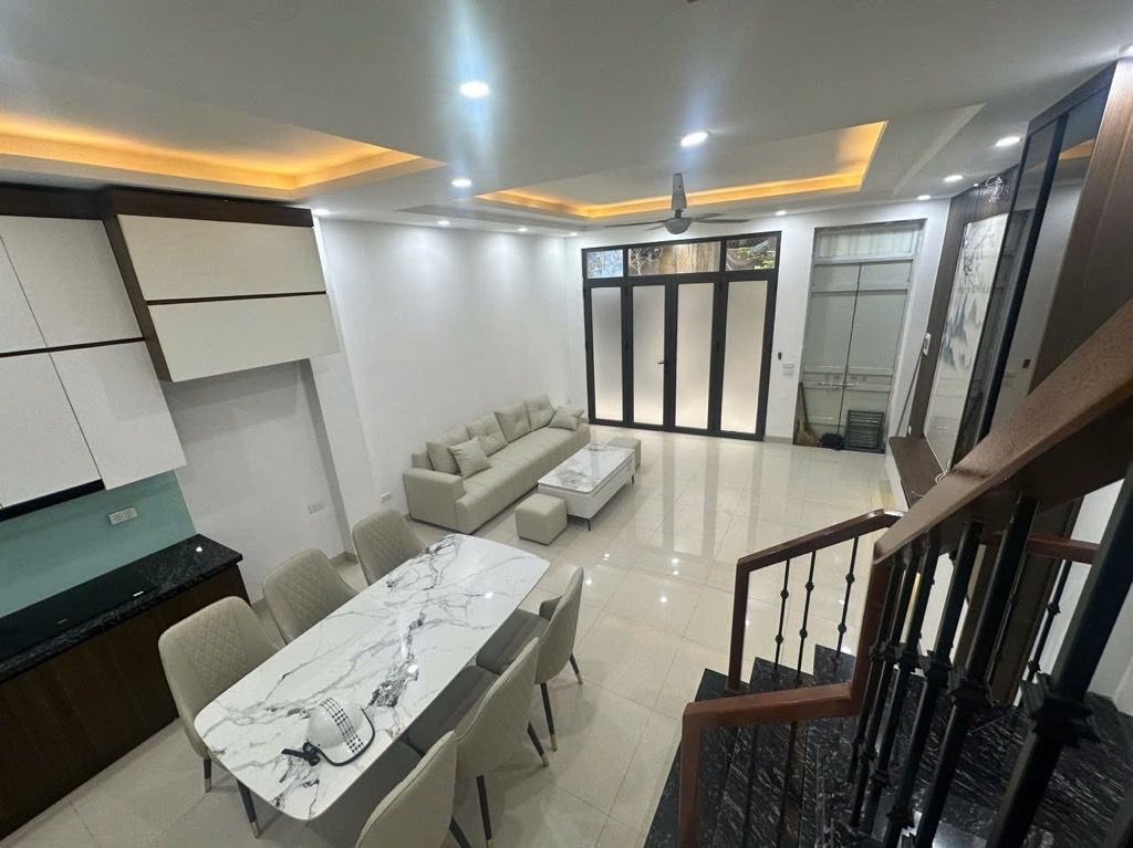 Bán nhà Dương Văn Bé - diện tích 42.2m2 5 tầng - Lô góc - giá 11,5 tỷ