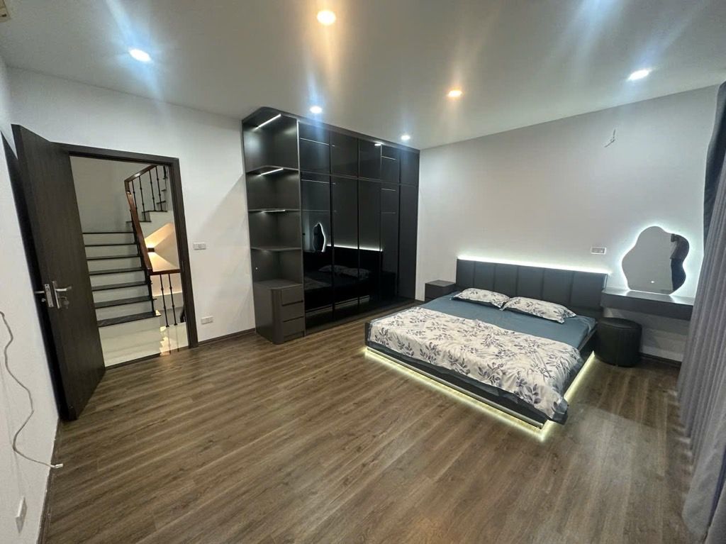 Bán nhà Dương Văn Bé - diện tích 42.2m2 5 tầng - Lô góc - giá 11,5 tỷ