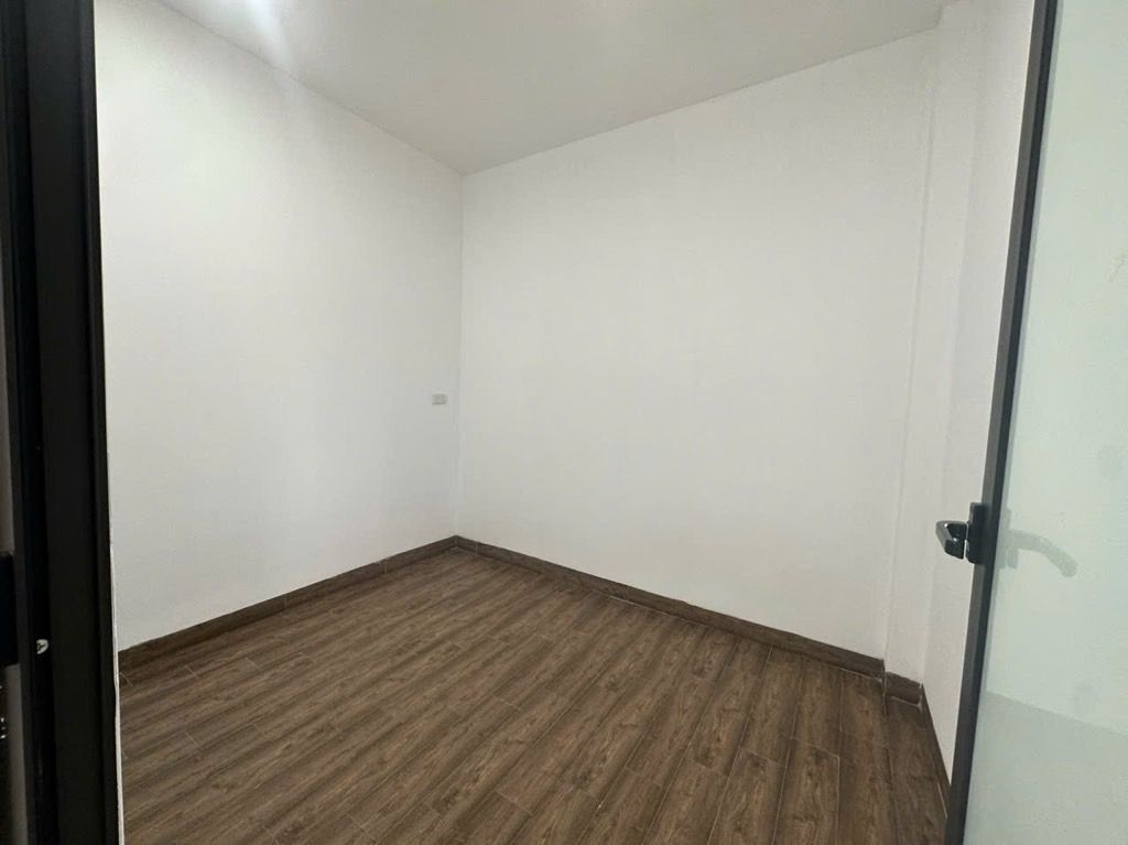 Bán nhà Dương Văn Bé - diện tích 42.2m2 5 tầng - Lô góc - giá 11,5 tỷ