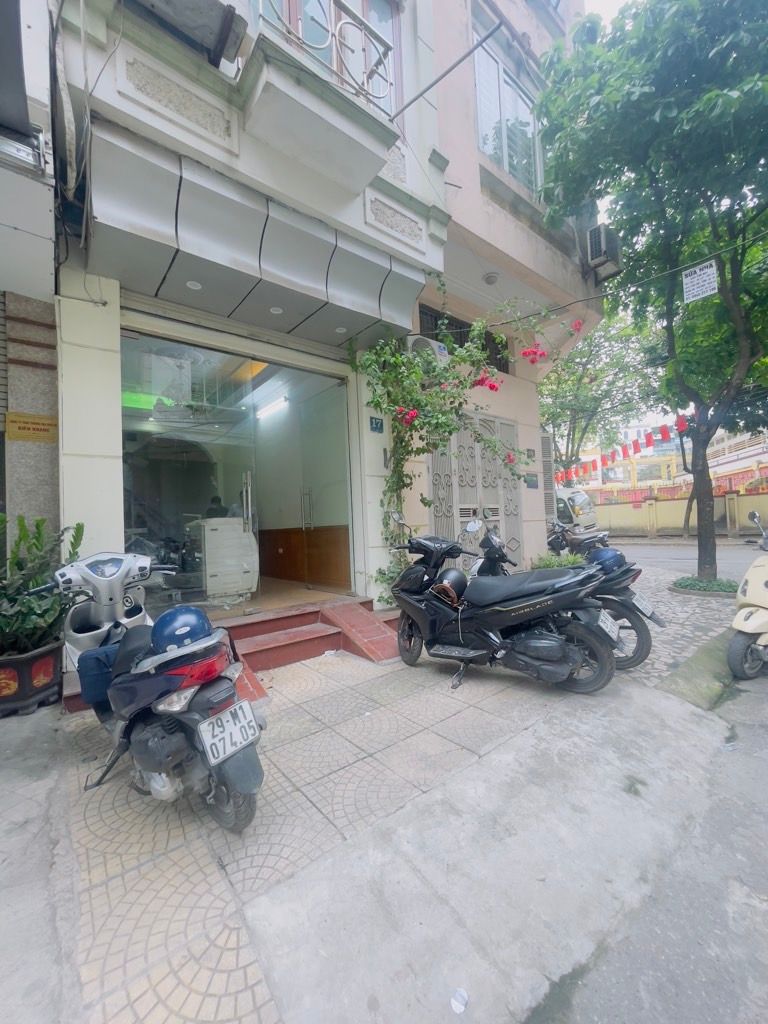 Bán nhà Đền Lừ 1 - diện tích 30m2 5 tầng - ô tô tránh - giá 13,7 tỷ