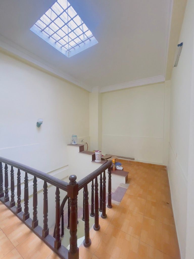 Bán nhà Đền Lừ 1 - diện tích 30m2 5 tầng - ô tô tránh - giá 13,7 tỷ