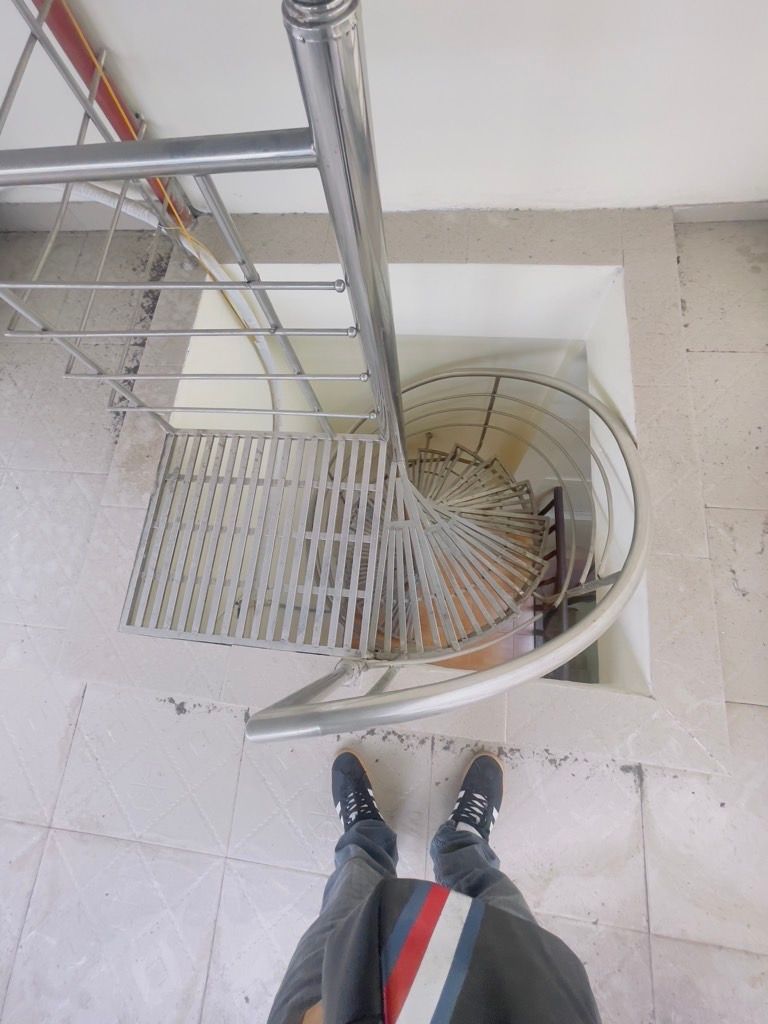 Bán nhà Đền Lừ 1 - diện tích 30m2 5 tầng - ô tô tránh - giá 13,7 tỷ