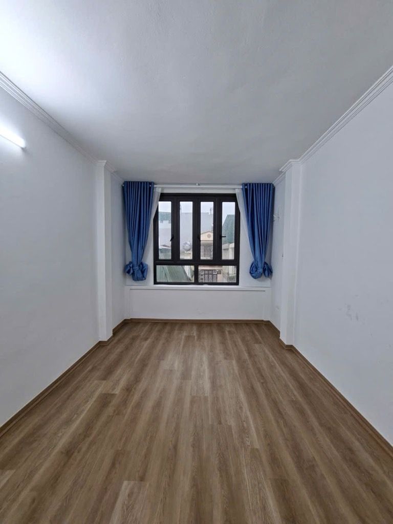 Bán nhà Vũ Tông Phan - diện tích 40m2 6 tầng - Gara ô tô, ô chờ thang máy - giá 10 tỷ