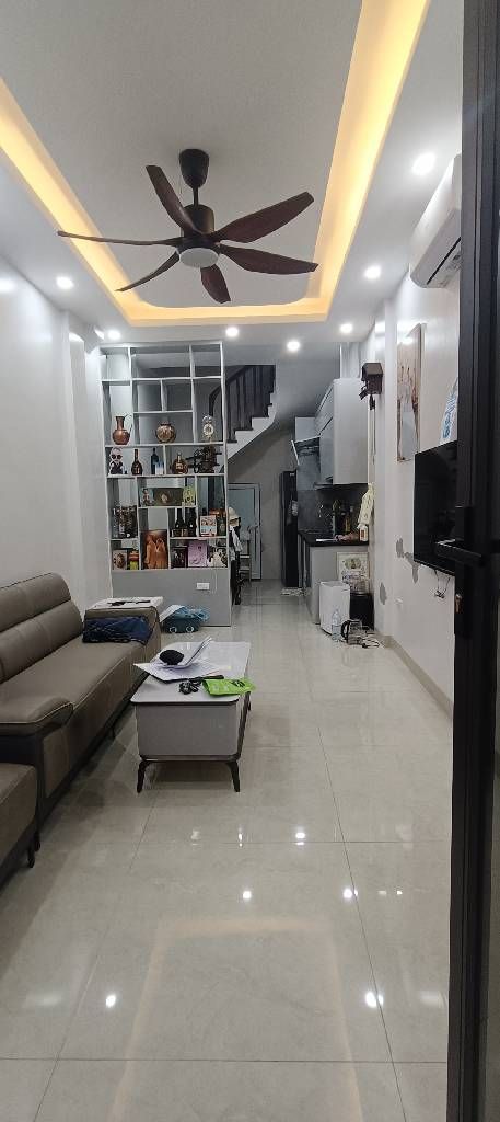 Bán nhà Nguyễn Chính - diện tích 35.5m2 4 tầng - ô tô đỗ sát phố - giá 9,5 tỷ