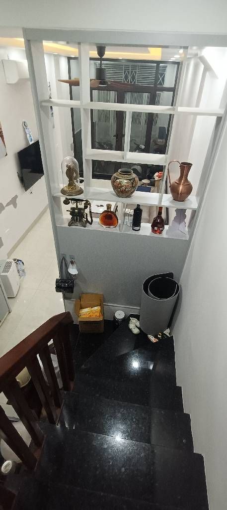 Bán nhà Nguyễn Chính - diện tích 35.5m2 4 tầng - ô tô đỗ sát phố - giá 9,5 tỷ