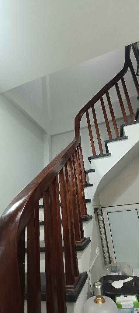 Bán nhà Nguyễn Chính - diện tích 35.5m2 4 tầng - ô tô đỗ sát phố - giá 9,5 tỷ