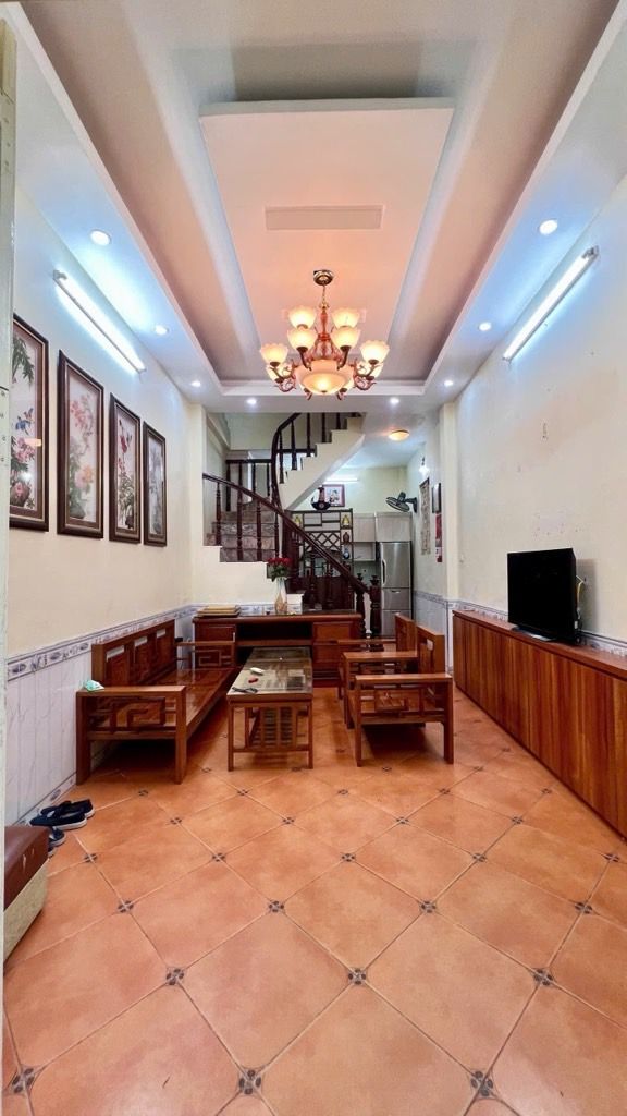 Bán nhà Hoàng Mai - diện tích 30m2 4 tầng - Ô TÔ ĐỖ CỬA - giá 8,2 tỷ