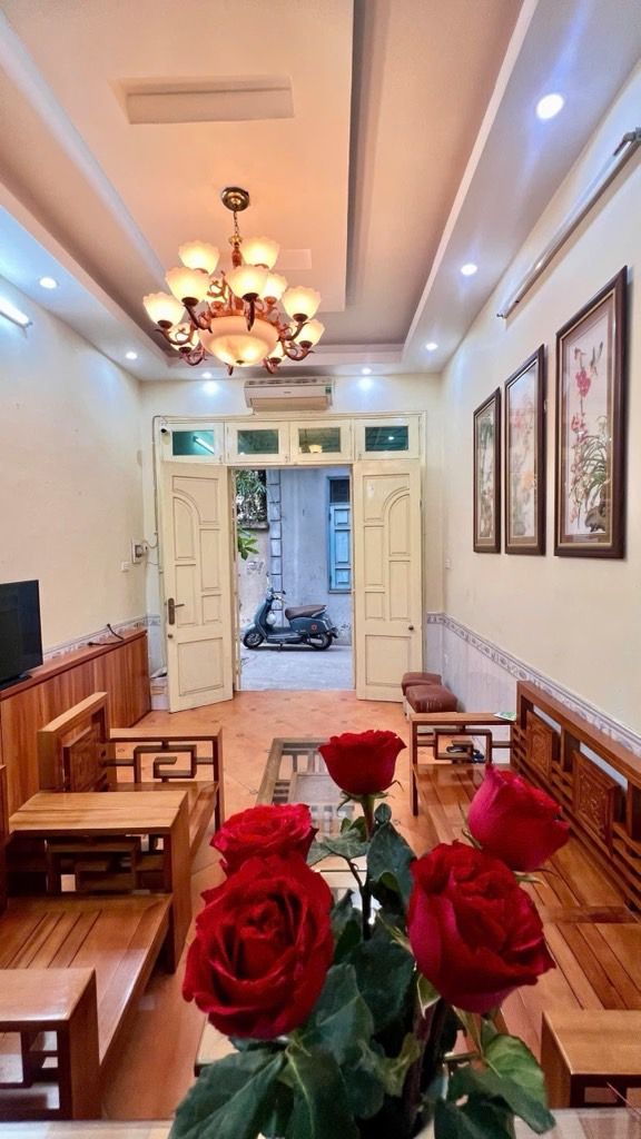 Bán nhà Hoàng Mai - diện tích 30m2 4 tầng - Ô TÔ ĐỖ CỬA - giá 8,2 tỷ