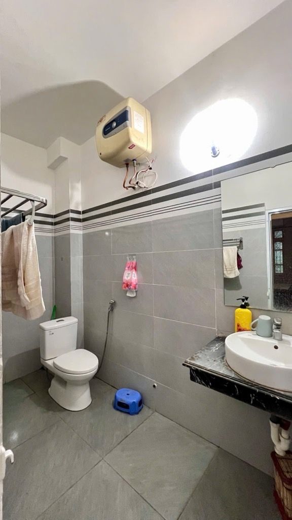 Bán nhà Hoàng Mai - diện tích 30m2 4 tầng - Ô TÔ ĐỖ CỬA - giá 8,2 tỷ