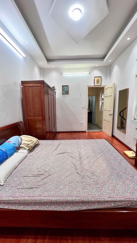 Bán nhà Hoàng Mai - diện tích 30m2 4 tầng - Ô TÔ ĐỖ CỬA - giá 8,2 tỷ