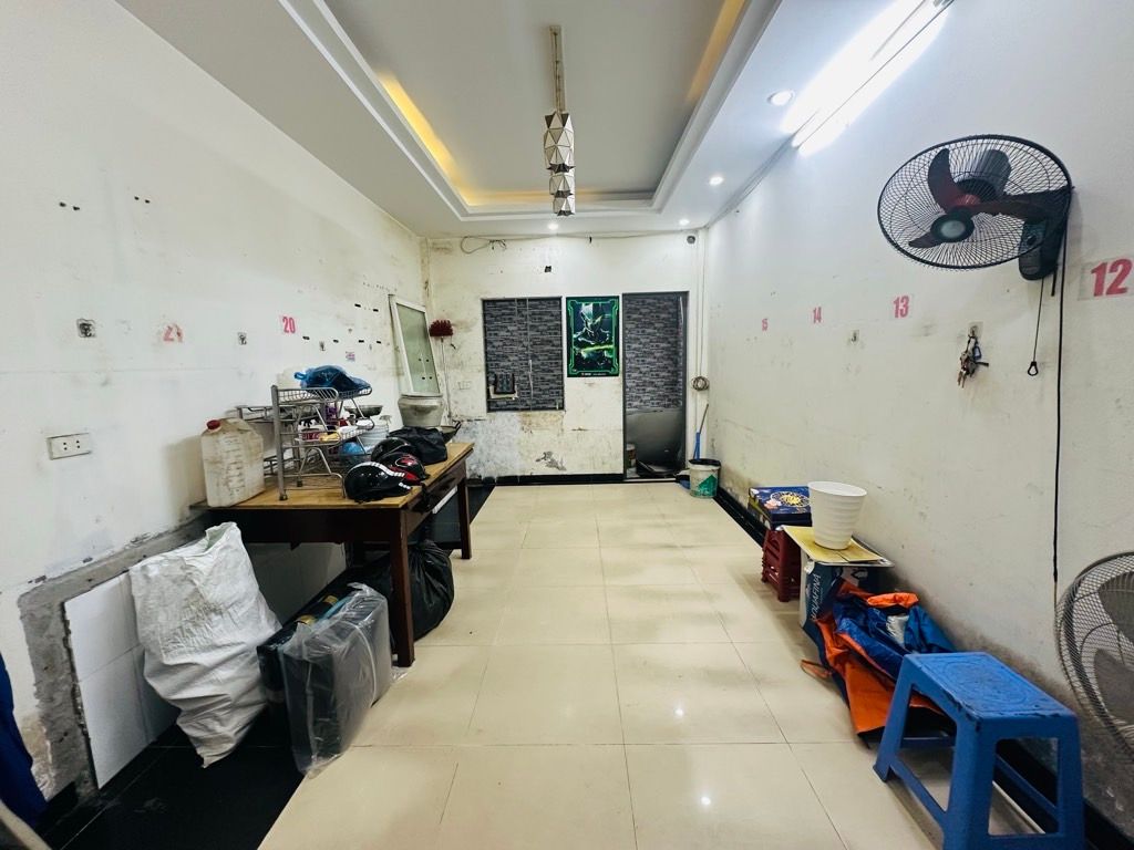 Bán nhà Khương Đình - diện tích 61m2 5 tầng - ô tô tránh - giá 17,5 tỷ