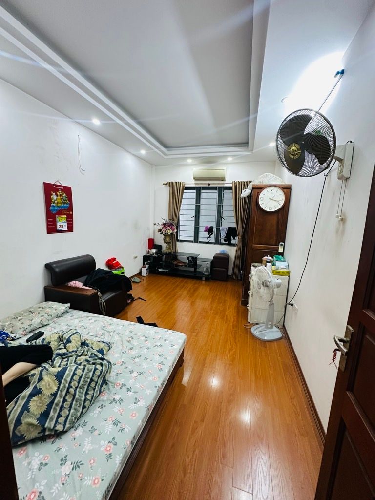 Bán nhà Khương Đình - diện tích 61m2 5 tầng - ô tô tránh - giá 17,5 tỷ