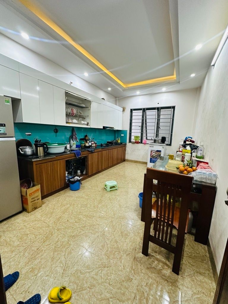 Bán nhà Khương Đình - diện tích 61m2 5 tầng - ô tô tránh - giá 17,5 tỷ