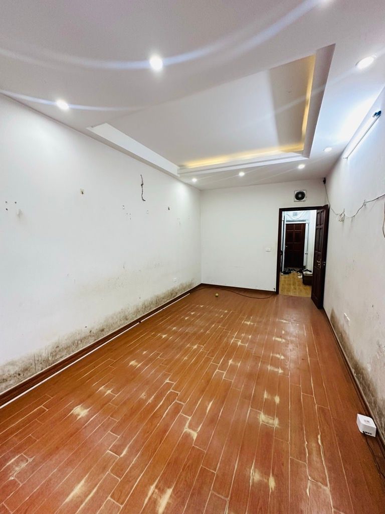 Bán nhà Khương Đình - diện tích 61m2 5 tầng - ô tô tránh - giá 17,5 tỷ