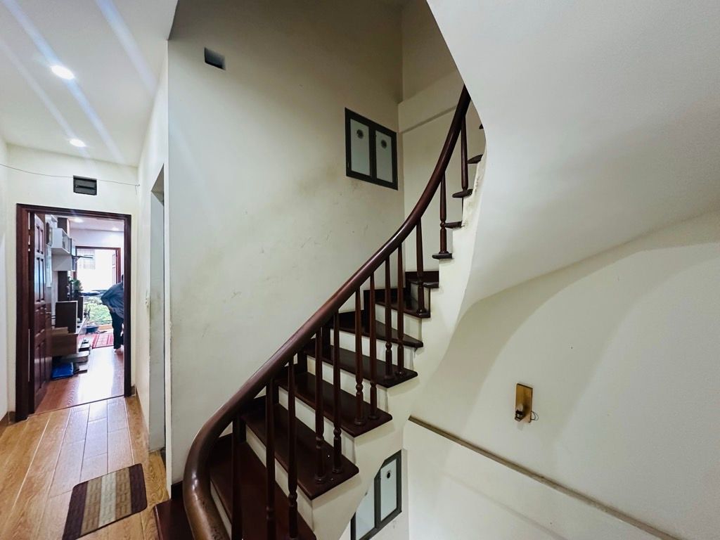 Bán nhà Khương Đình - diện tích 61m2 5 tầng - ô tô tránh - giá 17,5 tỷ