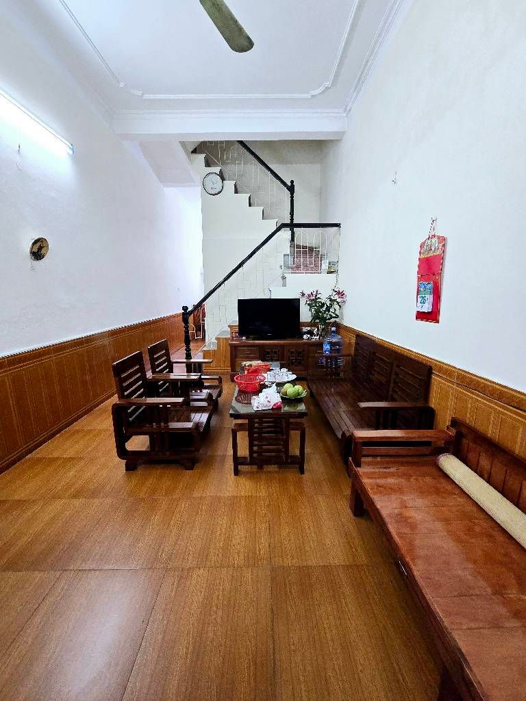 Bán nhà Nguyễn Đức Cảnh - diện tích 48m2 3 tầng - Nhà đẹp hiếm có - giá 12 tỷ