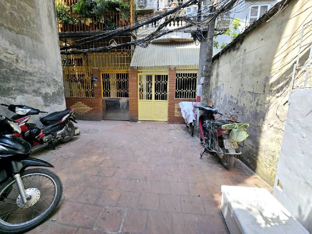 Bán nhà Nguyễn Đức Cảnh - diện tích 48m2 3 tầng - Nhà đẹp hiếm có - giá 12 tỷ