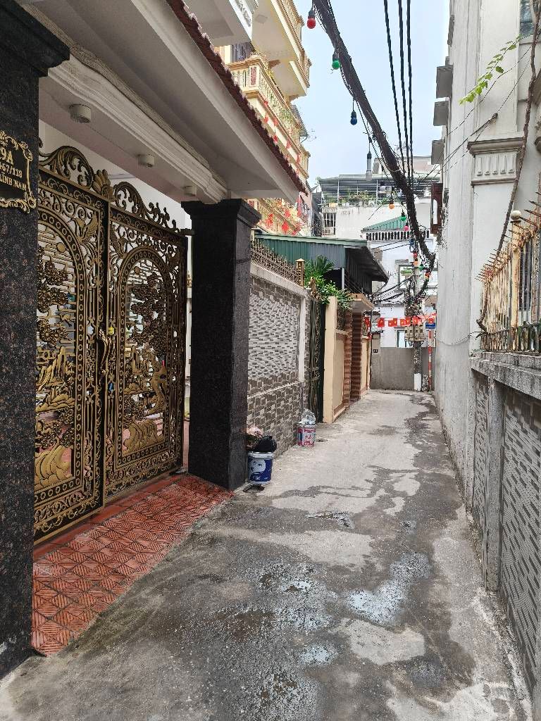 Bán nhà Lĩnh Nam - diện tích 36m2 2 tầng - Hàng hiếm chưa đến 6 tỷ - giá 5,85 tỷ