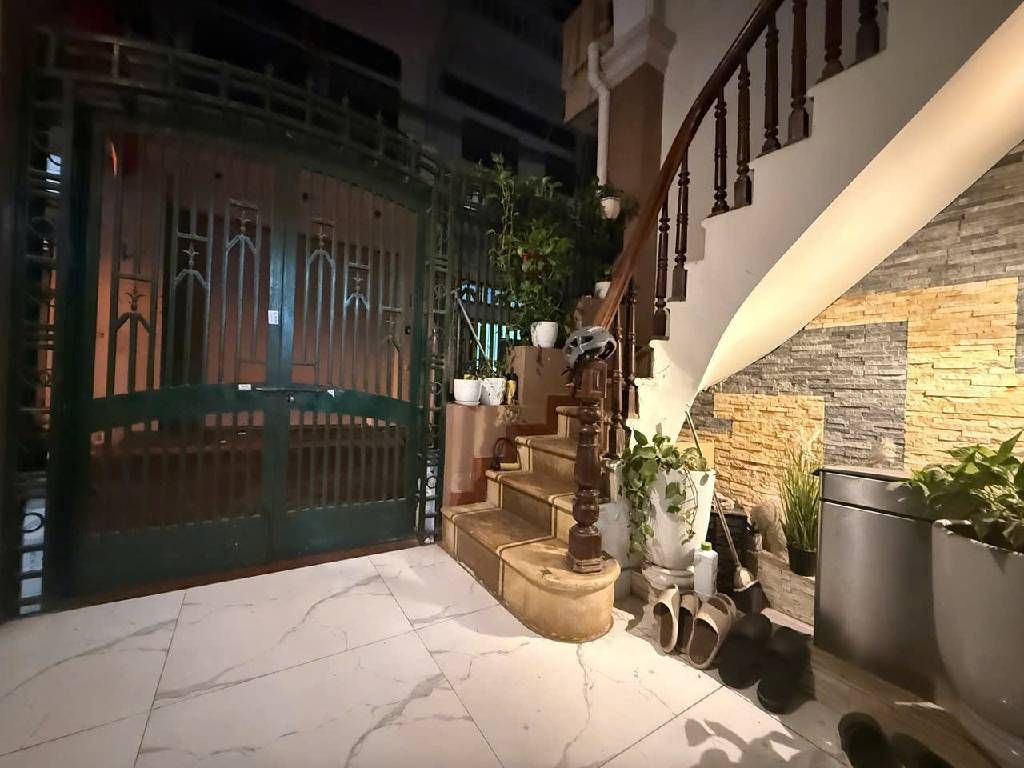 Bán nhà Nguyễn Trãi - diện tích 45.7m2 6 tầng - Gara ô tô, ngõ ô tô tải - giá 22,5 tỷ