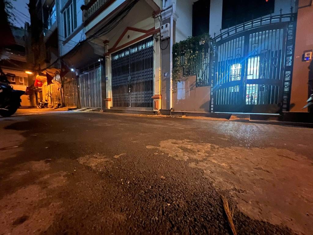 Bán nhà Nguyễn Trãi - diện tích 45.7m2 6 tầng - Gara ô tô, ngõ ô tô tải - giá 22,5 tỷ