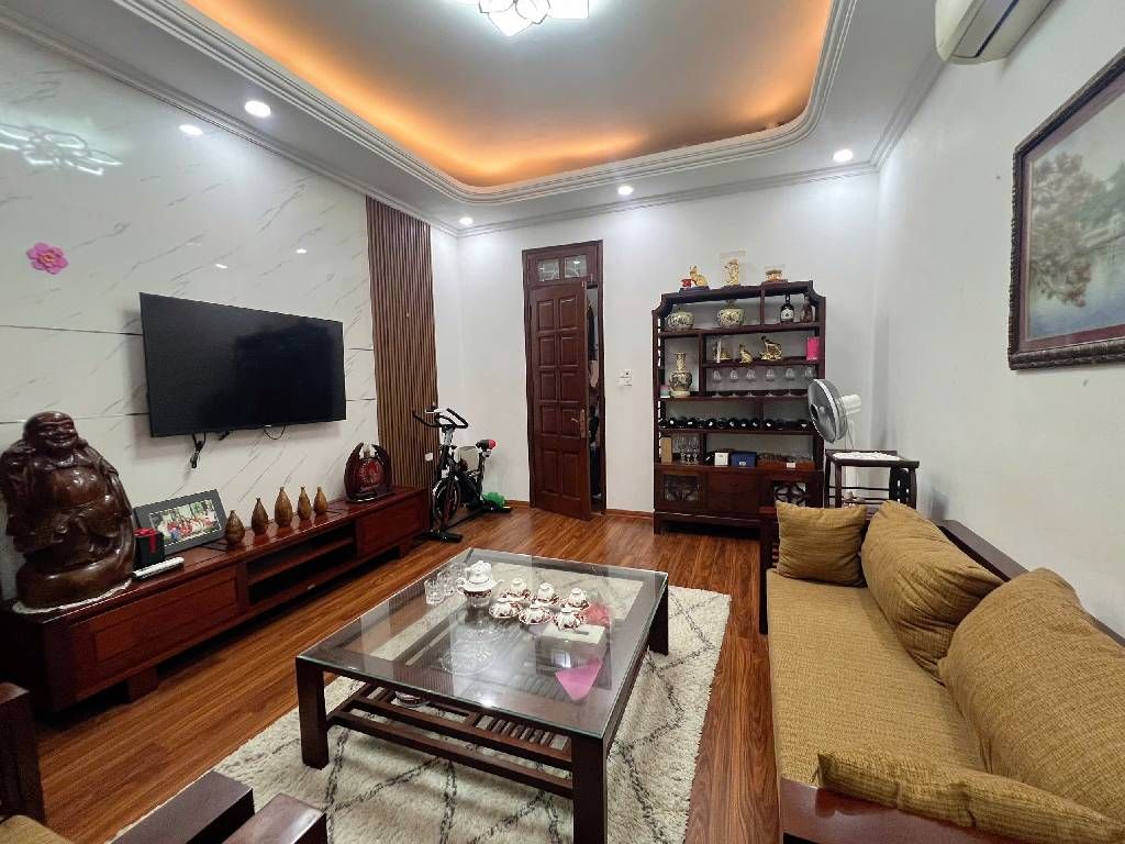 Bán nhà Nguyễn Trãi - diện tích 45.7m2 6 tầng - Gara ô tô, ngõ ô tô tải - giá 22,5 tỷ