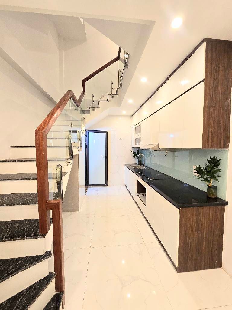 Bán nhà Giáp Nhị - diện tích 30m2 6 tầng - gần ô tô - giá 7,9 tỷ