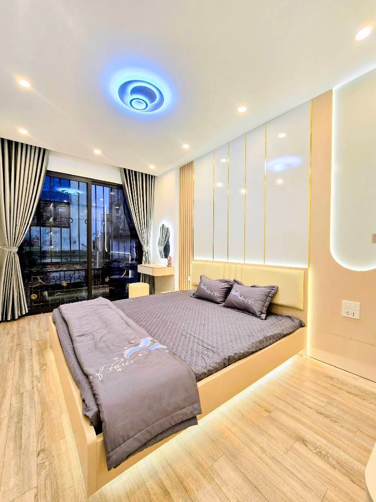 Bán nhà Giáp Nhị - diện tích 30m2 6 tầng - gần ô tô - giá 7,9 tỷ