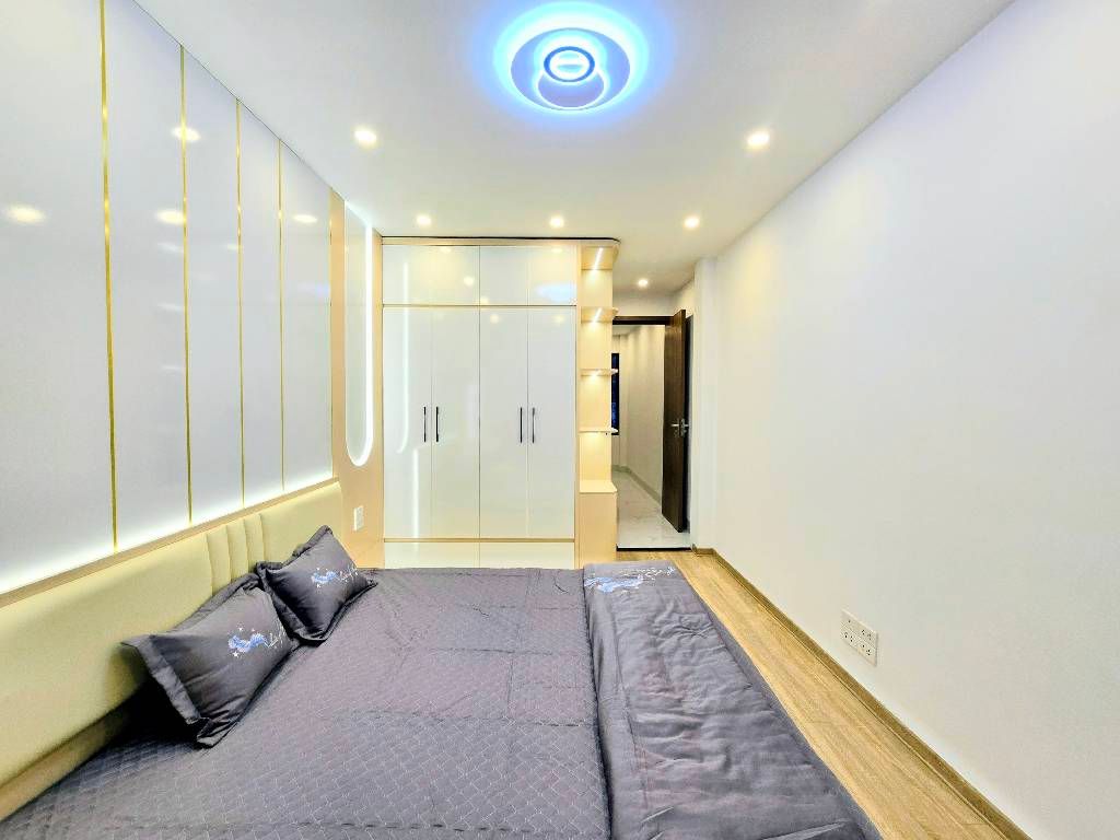 Bán nhà Giáp Nhị - diện tích 30m2 6 tầng - gần ô tô - giá 7,9 tỷ