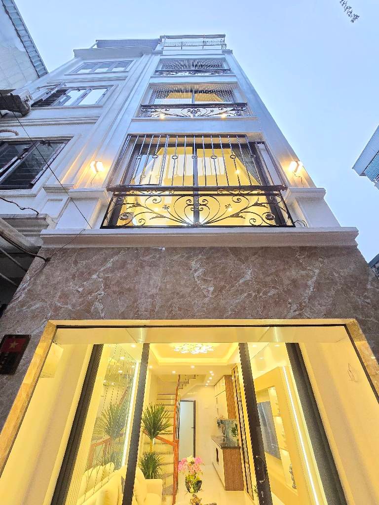 Bán nhà Giáp Nhị - diện tích 30m2 6 tầng - gần ô tô - giá 7,9 tỷ