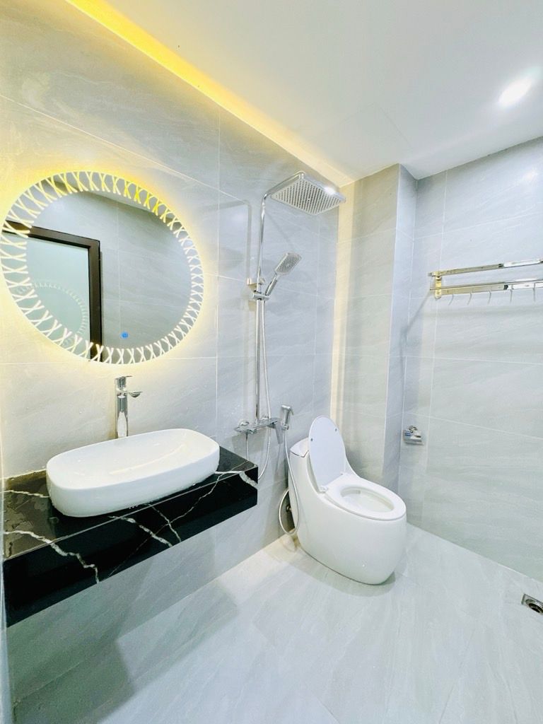 Bán nhà Vương Thừa Vũ - diện tích 41m2 5 tầng - Ô TÔ ĐỖ TẬN CỬA - giá 12,8 tỷ