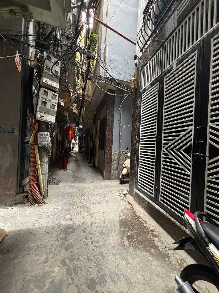 Bán nhà Văn Hương - diện tích 15m2 3 tầng - Mặt tiền 4m - giá 4,05 tỷ